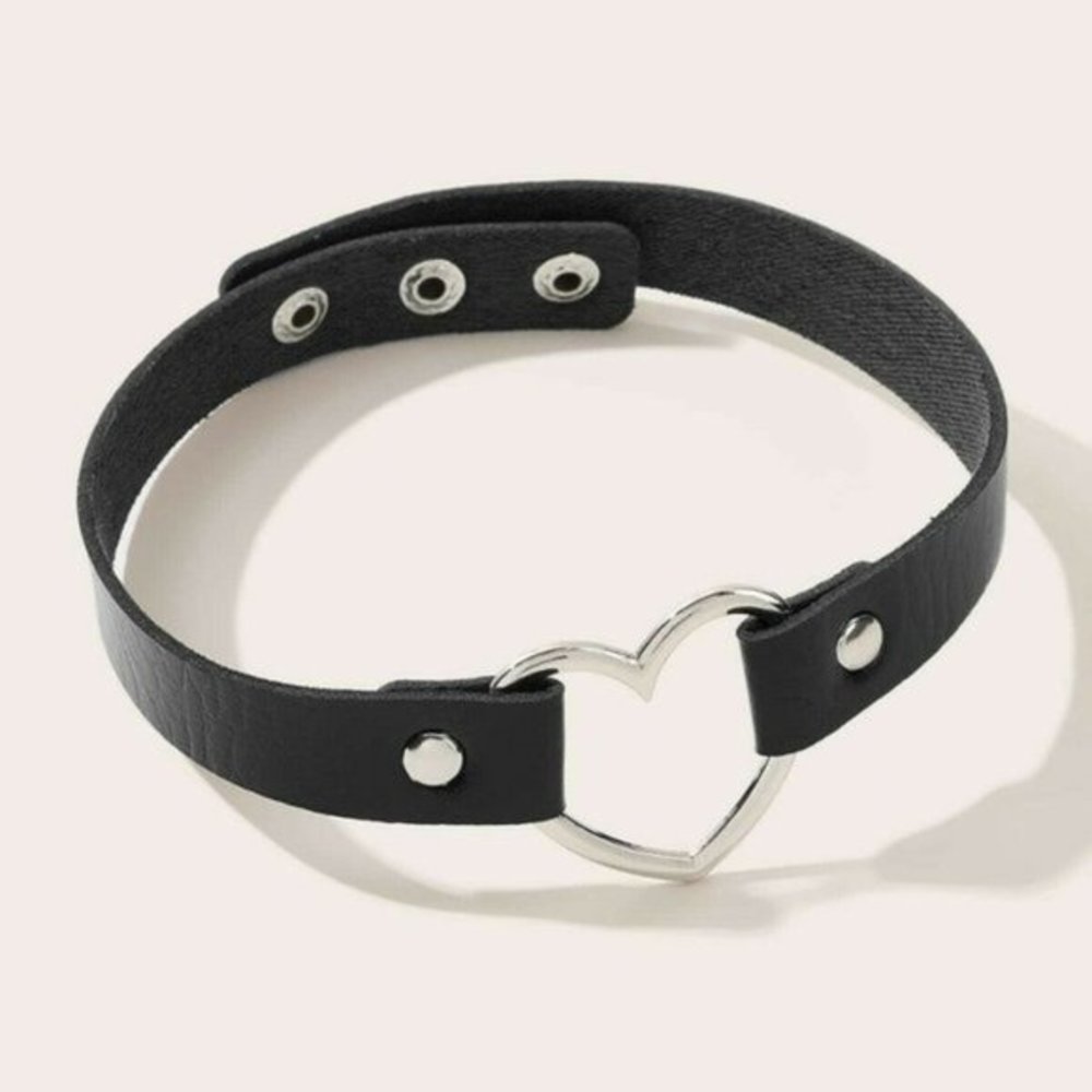 New Faux Leather Black Metal Heart Cyber Punk‎ Goth - Picture 2 of 3